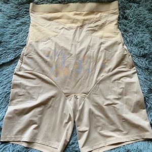 🤫😉 Brand New without tags Secret tummy smoother